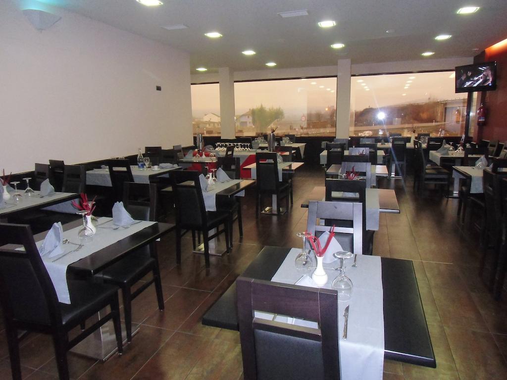 Area De Servicio Villamartin Villamartin de la Abadia Dış mekan fotoğraf