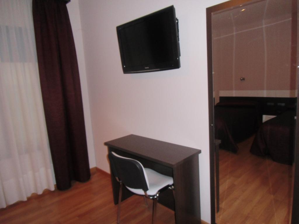 Area De Servicio Villamartin Villamartin de la Abadia Dış mekan fotoğraf