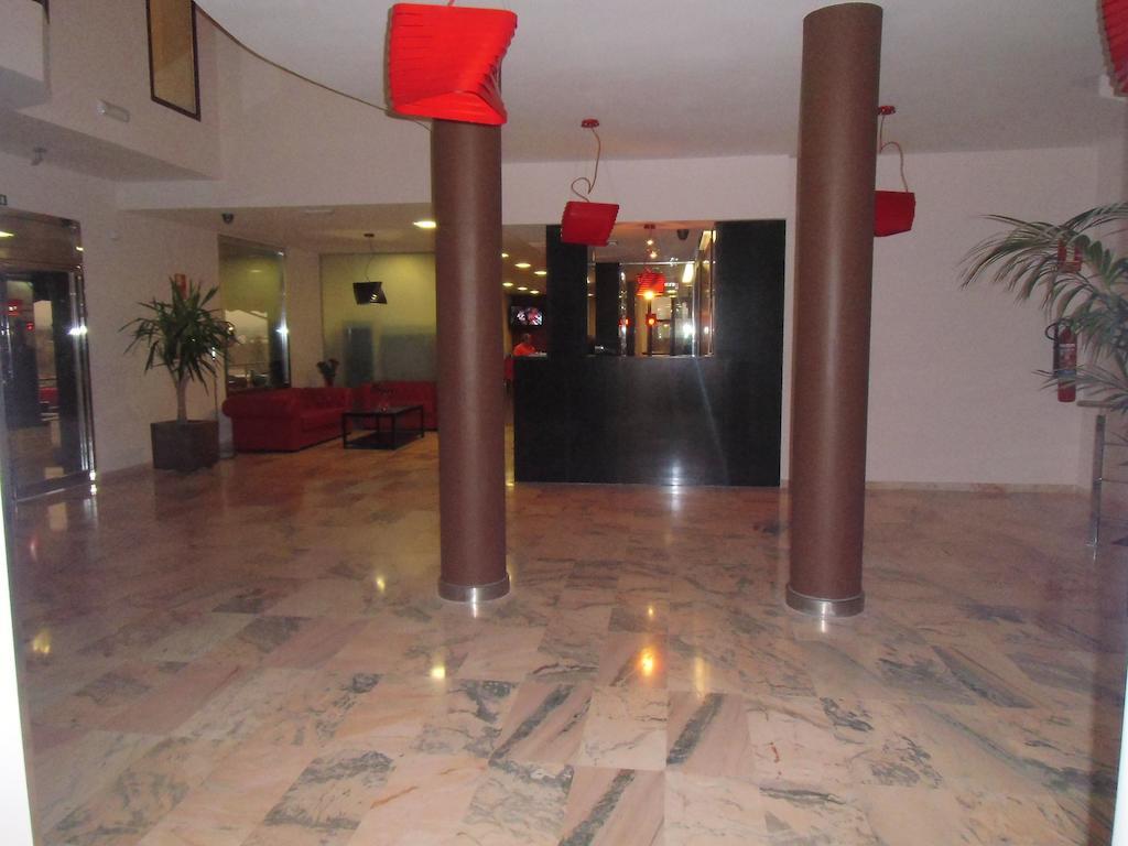 Area De Servicio Villamartin Villamartin de la Abadia Dış mekan fotoğraf