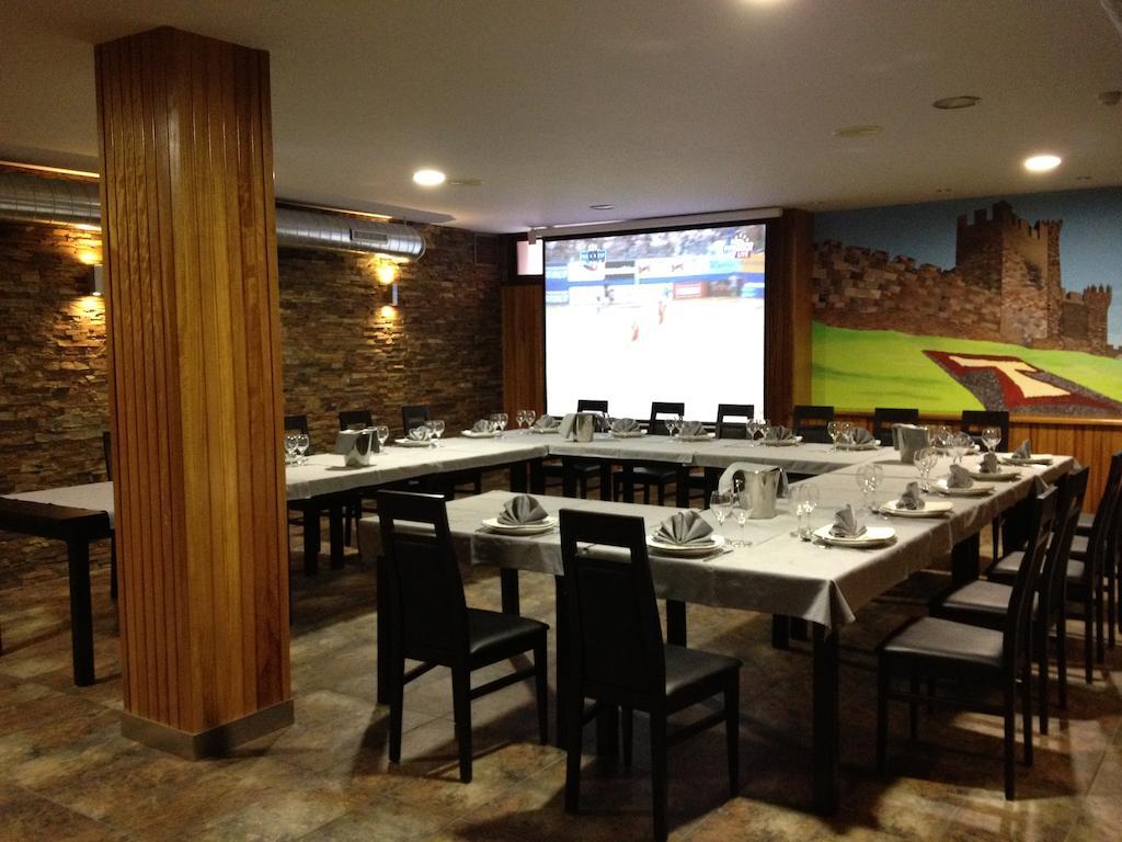 Area De Servicio Villamartin Villamartin de la Abadia Dış mekan fotoğraf